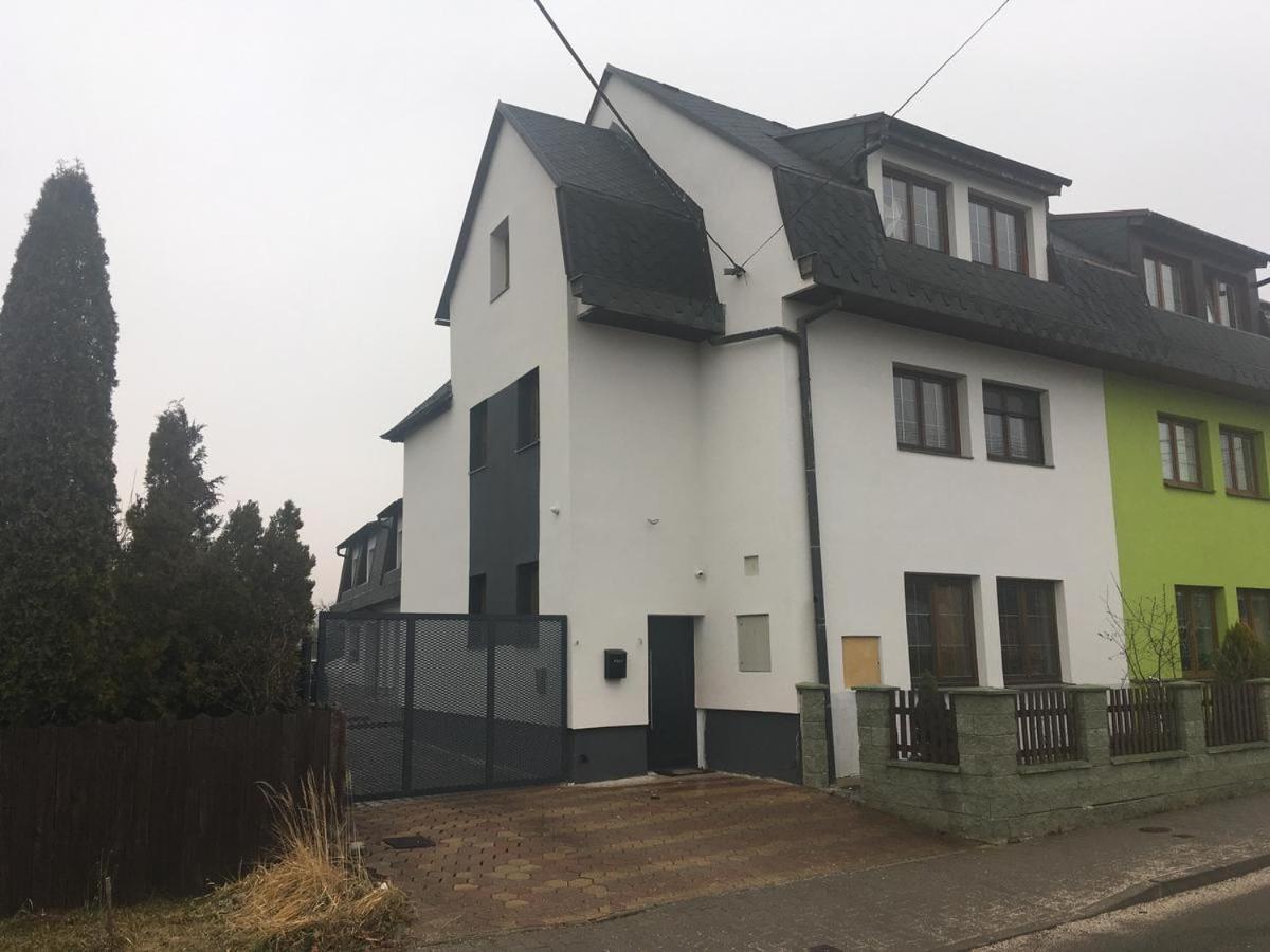 Apartment Dubnica Prejta 3 Dubnica nad Váhom Eksteriør billede